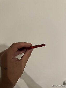 Apple iPhone SE 20 64GB červený - 8
