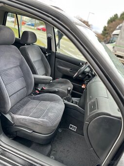 Volkswagen Golf IV 1.4 - 8