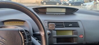 Citroen C4 1.4 i klimatizace - 8