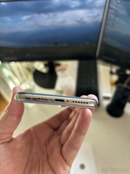 iPhone XS 256GB - bílá - 8