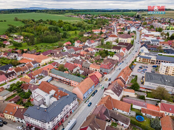 Multifunkční objekt, 2203 m², Lišov, ul. třída 5. května - 8