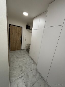 Pronájem bytu 2+kk, Praha Háje - 8