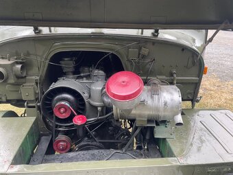 PRAGA V3S - 8