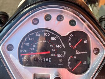 Vespa GTS 300i.e. Super (2011) nádherná, 15tis.km, kufr, ple - 8