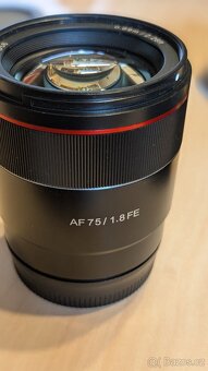 Kompletní fotovýbava: Sony a7ii + 3 objektivy + příslušenstv - 8