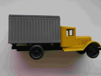 Predam historicke ruske plastikove modely ZIL AAA v 1:87 - 8