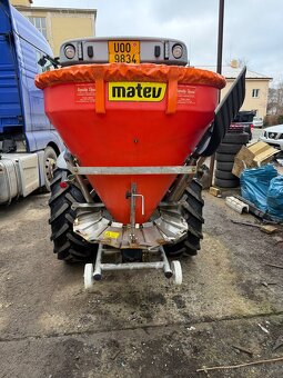 Prodám komunální traktor Massey Ferguson MF 2515 na SPZ - 8