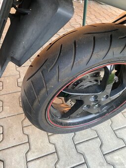 Honda VFR 800 - 8