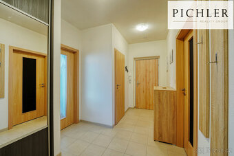 Prodej bytu 3+kk 76,2 m² s balkonem , vlastní parkovací stán - 8