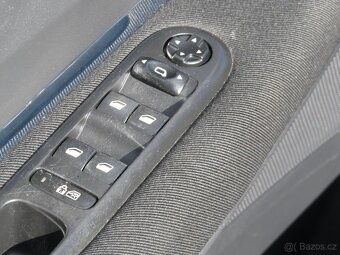Peugeot 3008 1.6i , 88 kW benzín, 2010 - 8