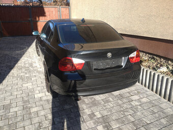 BMW 318i E90 - 8