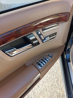 Mercedes S - 8