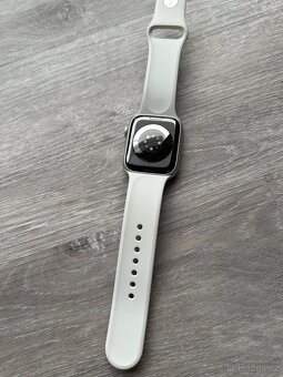 Hodinky Apple Watch series 8, 45 mm - 8