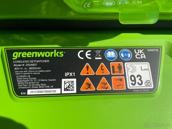 Greenworks akumulátorový vyčesávač - 8
