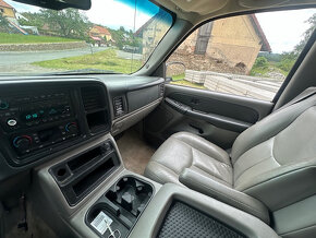Chevrolet Suburban 5,3i V8 4x4 r.v. 2003 i na splátky všem - 8