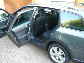 ŠKODA OCTAVIA SCOUT 3 2.0 TDI 110KW 4x4 ALU TAŽNÉ PARKPILOT - 8