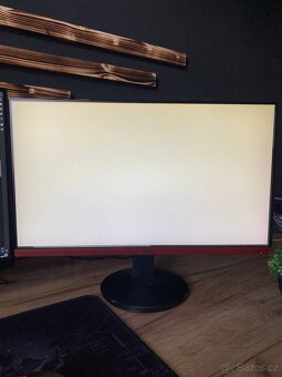 Triple Monitor Setup - M27Q (2K 170 Hz) + 2x AOC (1080p) - 8