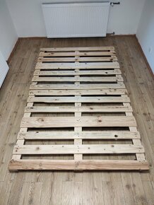 DŘEVĚNÁ POSTEL Z OPRACOVANÝCH PALET 140x200 - 8