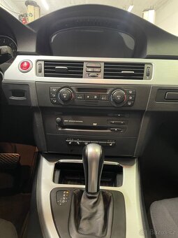 BMW 330i - 8