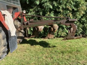 Prodám nesený tříradličný pluh za traktor - 8
