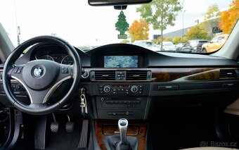 BMW E92 320i / 125 kW / 2. MAJITEL / SKVĚLÝ STAV - 8