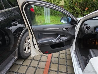 Ford mondeo MK3 combi 2.0 benzín 107kw 2009 - 8