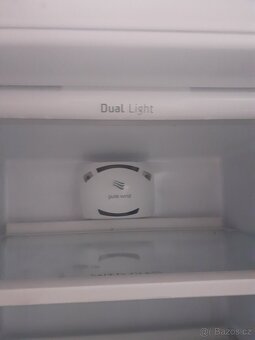 Kombinovaná lednice Hotpoint Ariston MBM 1821 VWB. - 8