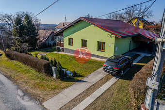 Prodej rodinného domu s úžasným výhledem a perfektní dostupn - 8