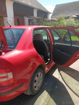 Škoda Fabia sedan 1.2 HTP 47 kW, r. 2005, 1. majitel - 8