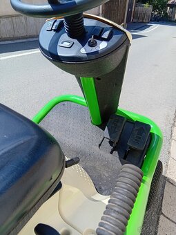 Prodám zahradní traktor Rider Etesia Bahia 16Hp Hydro - 8