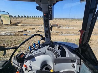 New Holland T4.75 - 8