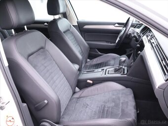 Volkswagen Passat 2,0 TSI 200kW DSG CZ R-line DPH (2019) - 8