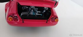 Ferrari 365 GTB/4 1:18 (kyosho) - 8