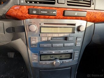 Toyota T25 Avensis - 8