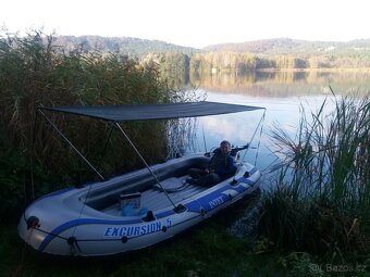 nafukovací člun Intex Excursion 5 se stříškou a motorem - 8