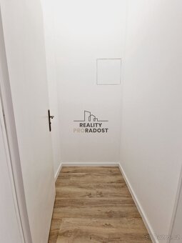 Pronájem zrekonstruovaného bytu 2+kk, 67,80m2, na ulici Anto - 8