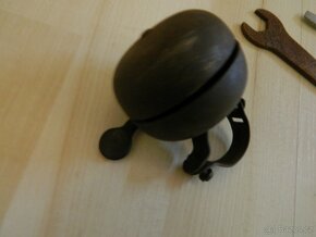 Prodám retro klíče na kolo a starý zvonek. - 8