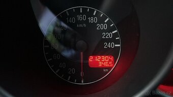 Alfa Romeo 147 1.9 JTD 85kW rok 2003 - 8