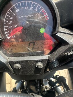 Honda CBR 125R - 8