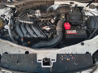 Dacia Duster 1.6i - 8