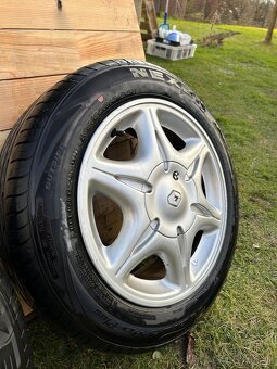 Sada kol Renault 185/60 R15 - 8