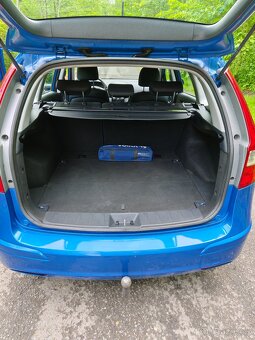 HYUNDAI i30 Combi 1.4 benzín ,80kW 2011 ČR ,1.majitel - 8