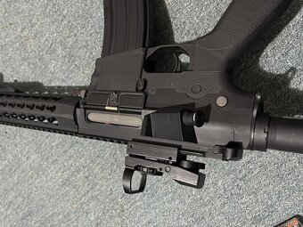 Airsoft pistole m4 s optikou - 8