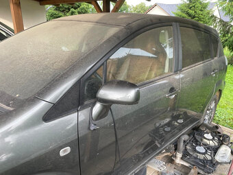 Toyota Corolla Verso 2007 - na díly - 8