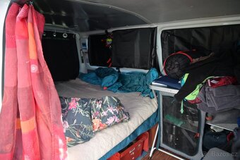 VW Transporter obytný - 8