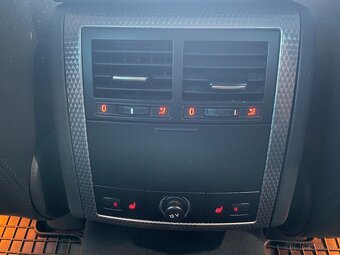 VW TOUAREG 3.0 TDI, R-LINE, nová STK - 8