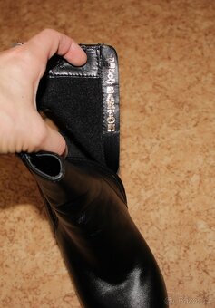 Černé dámské kožené polokozačky Barton v. 37 - 8