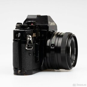 Canon A-1 se dvěma objektivy a příslušenstvím - 8