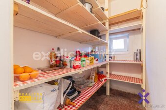 Prodej rodinného domu 5+1 325 m2, pozemek 1 122 m2 - Uherský - 8