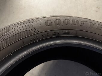prodám letní pneumatiky 215/60/17 Goodyear a Michelin sada - 8